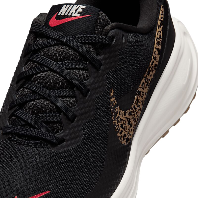 NIKE W REVOLUTION 8 på