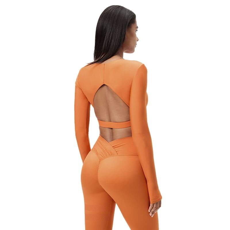 STRONGER Open Back Long Sleeve på