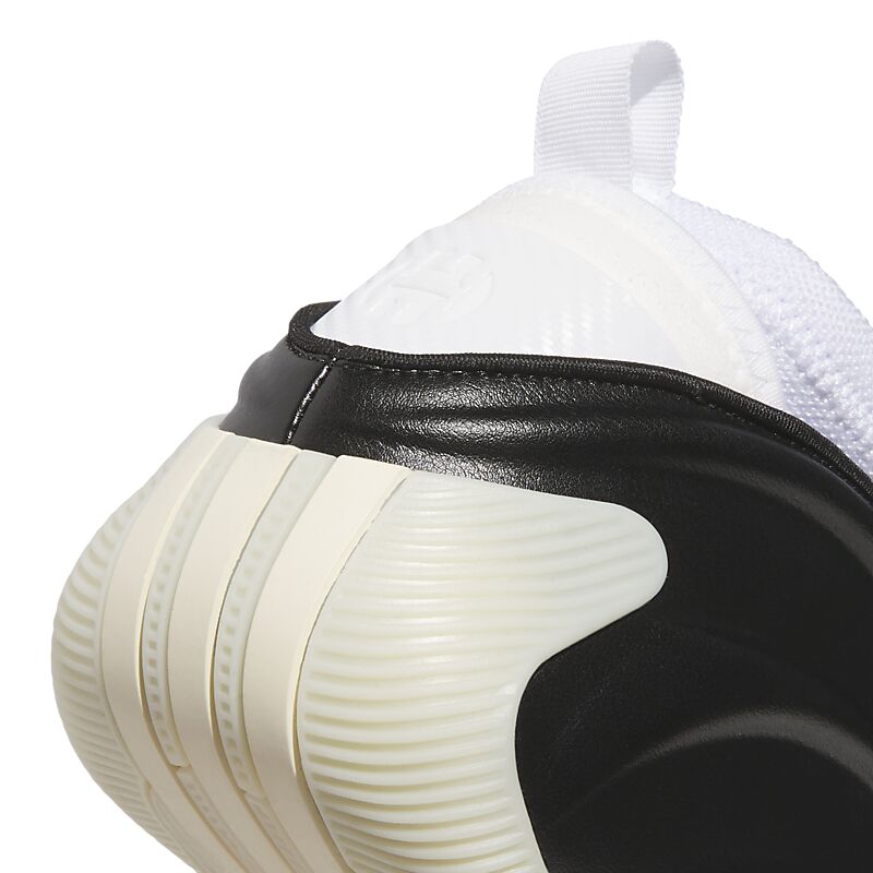 ADIDAS Harden Volume 9 på