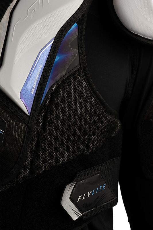 BAUER S25 Vapor Flylite Shoulder Pad-int på