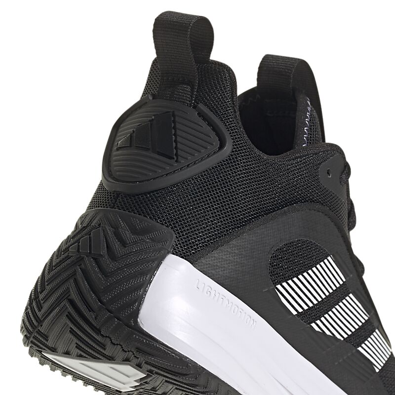 ADIDAS Ownthegame 3.0 på