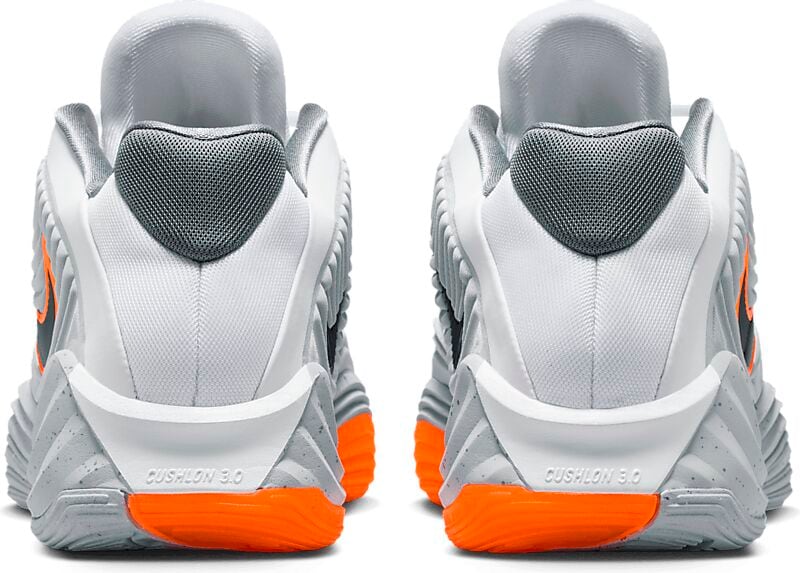 NIKE Giannis Freak 7 på