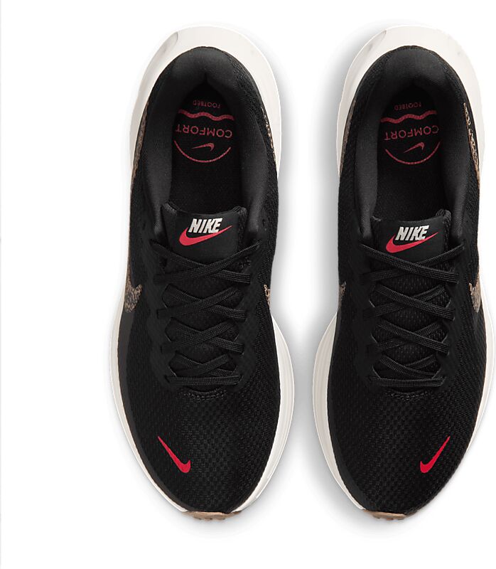NIKE W REVOLUTION 8 på