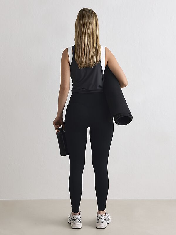 AIM´N ESSENTIAL POCKET TIGHTS på