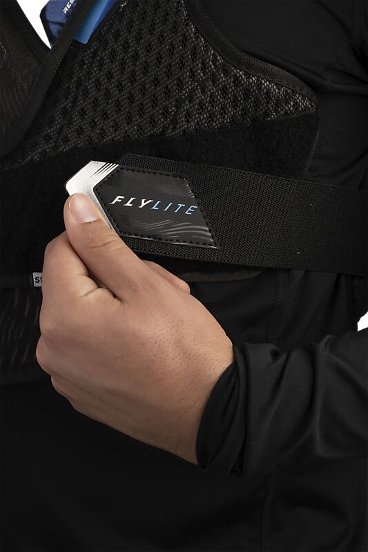 BAUER S25 Vapor Flylite Shoulder Pad-int på