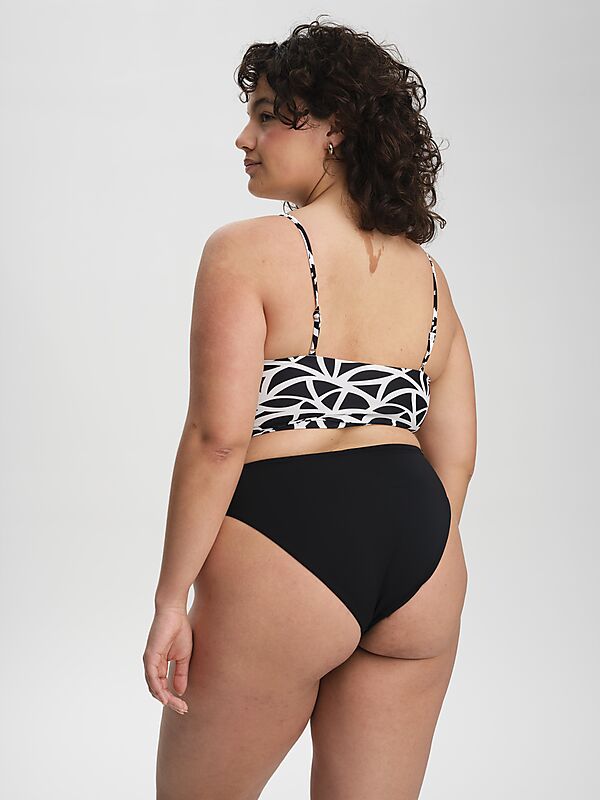 SOC W Beach Brief på