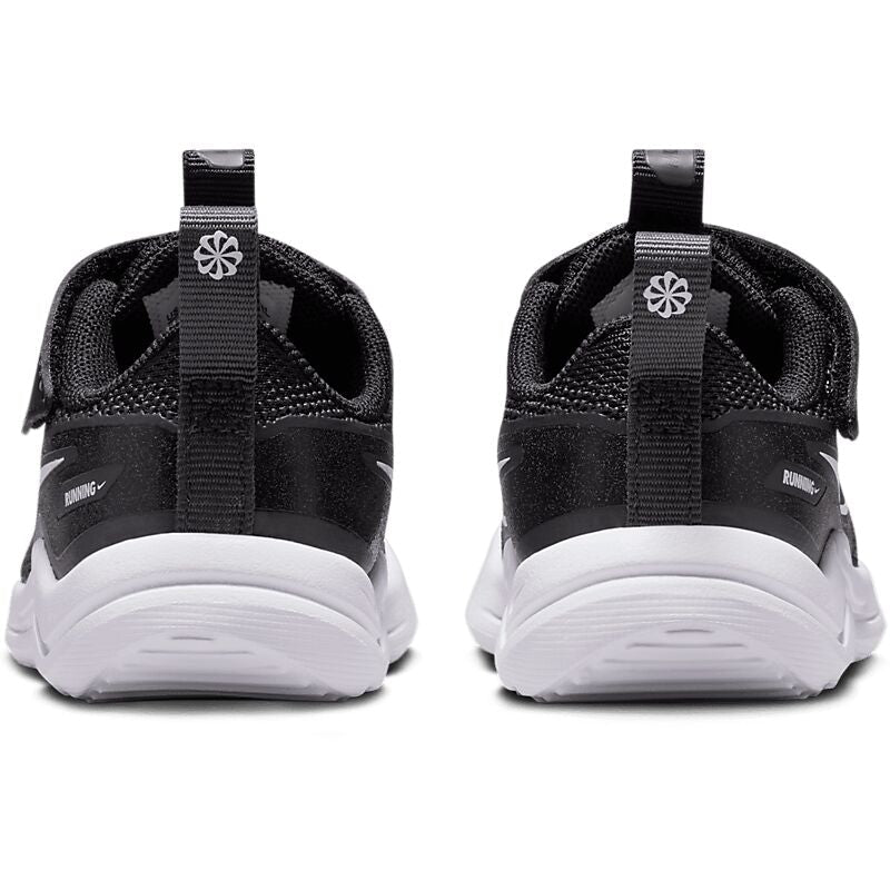 NIKE K Cosmic Runner på