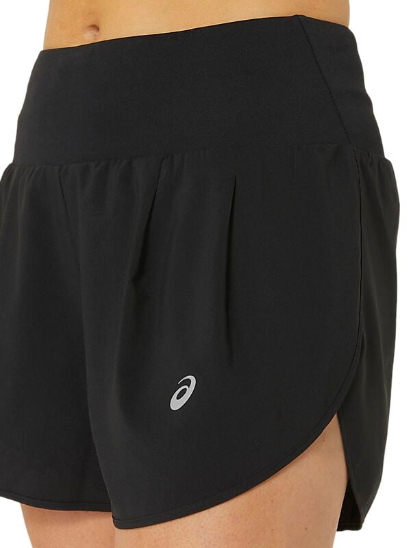 ASICS Road 3.5in Short på