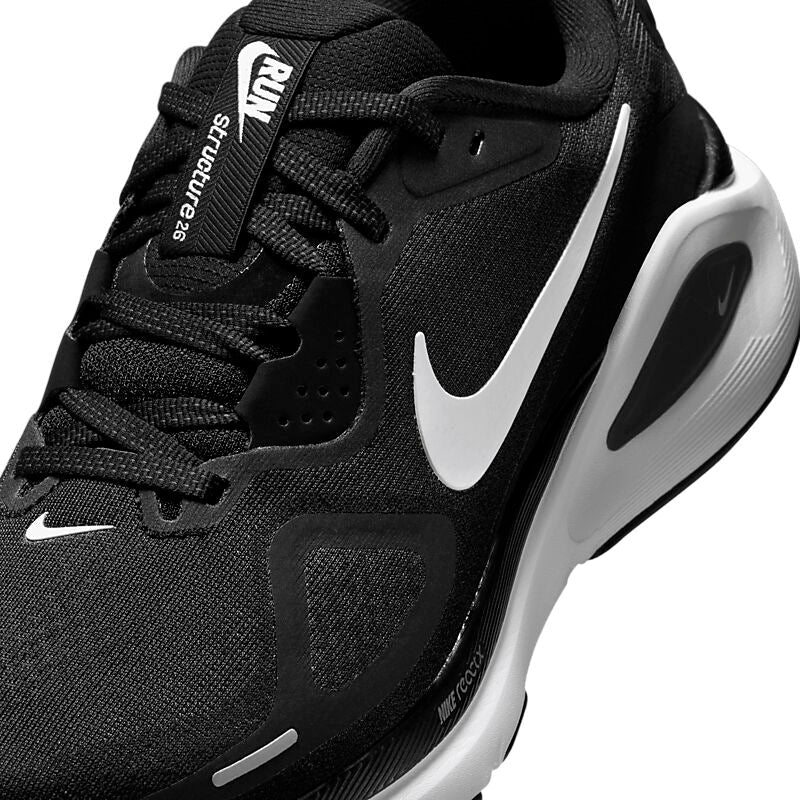 NIKE W Structure 26 på