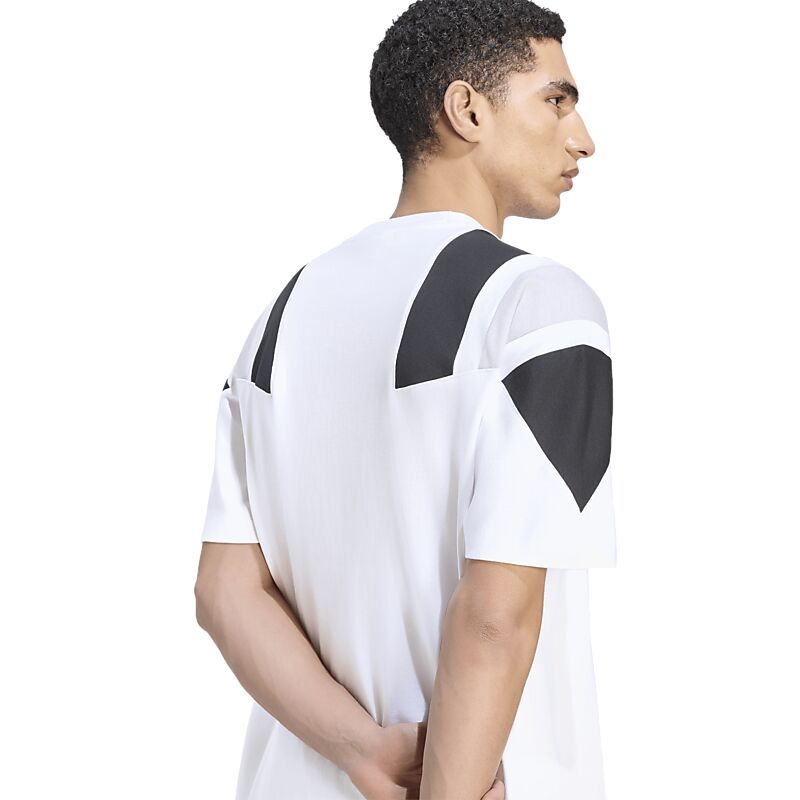 ADIDAS JUVE EQT TEE på