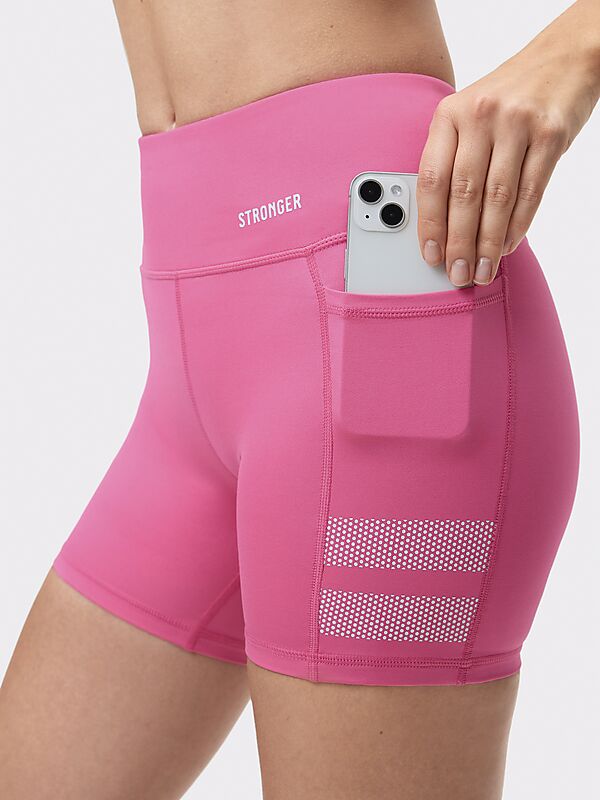 STRONGER Signature Pocket Contouring Shorts på