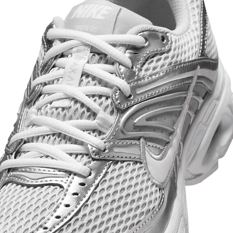 NIKE W Air Max Moto 2k på