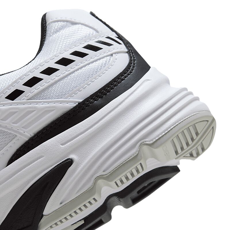 NIKE M Initiator på