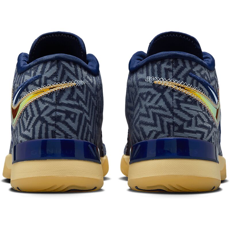 NIKE Lbj Nxxt Genisus på