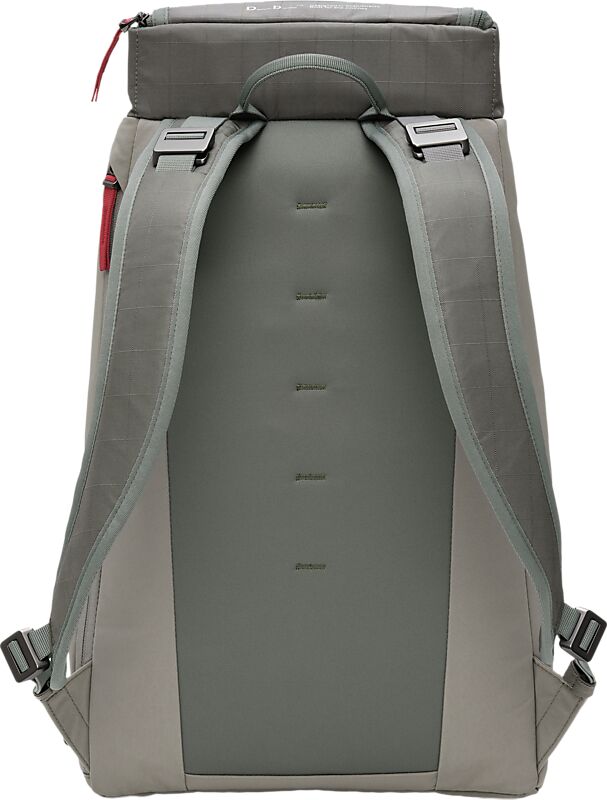 DB Hugger Backpack 30L på