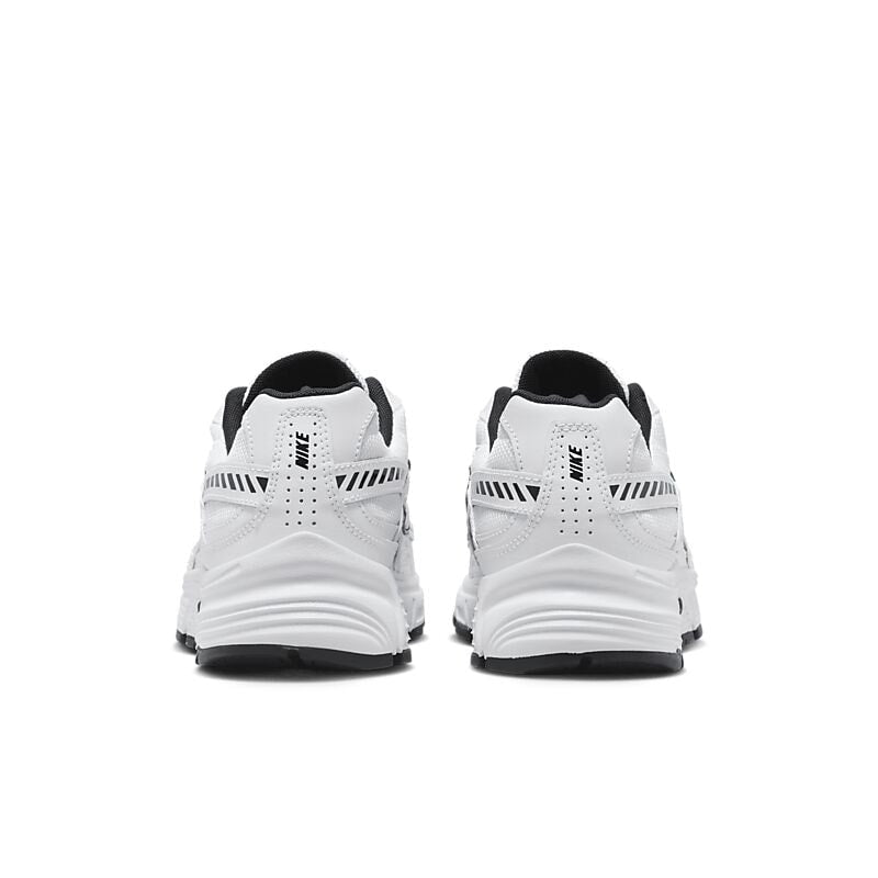 NIKE W Initiator på