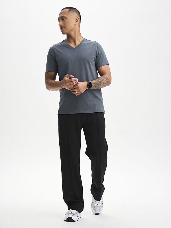 SOC M SLIM FIT V-NECK TEE på