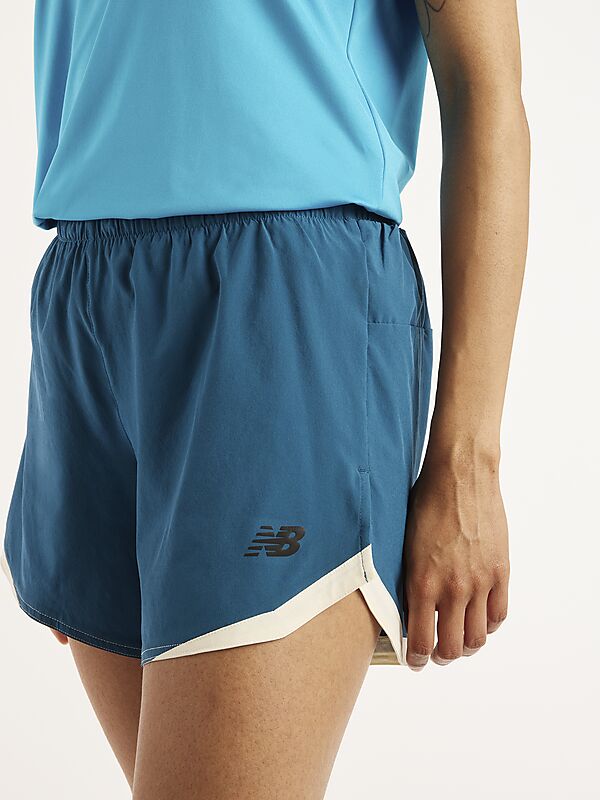 NEW BALANCE W ATHLETICS RUN SHORTS 5" på
