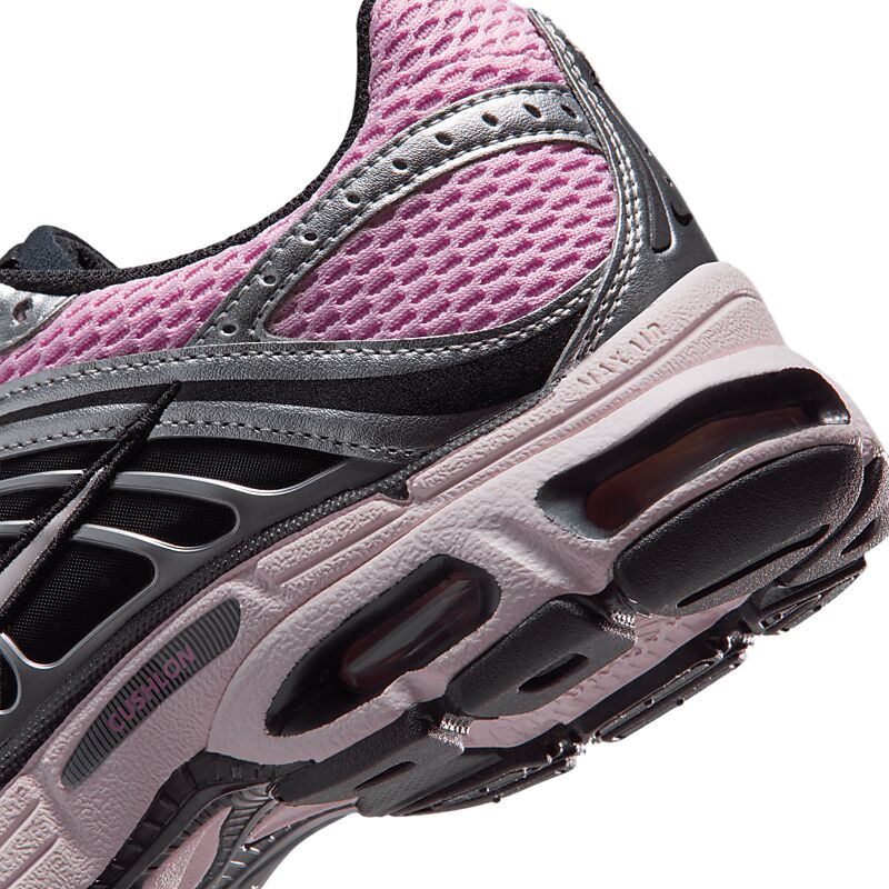 NIKE W Air Max Moto 2k på