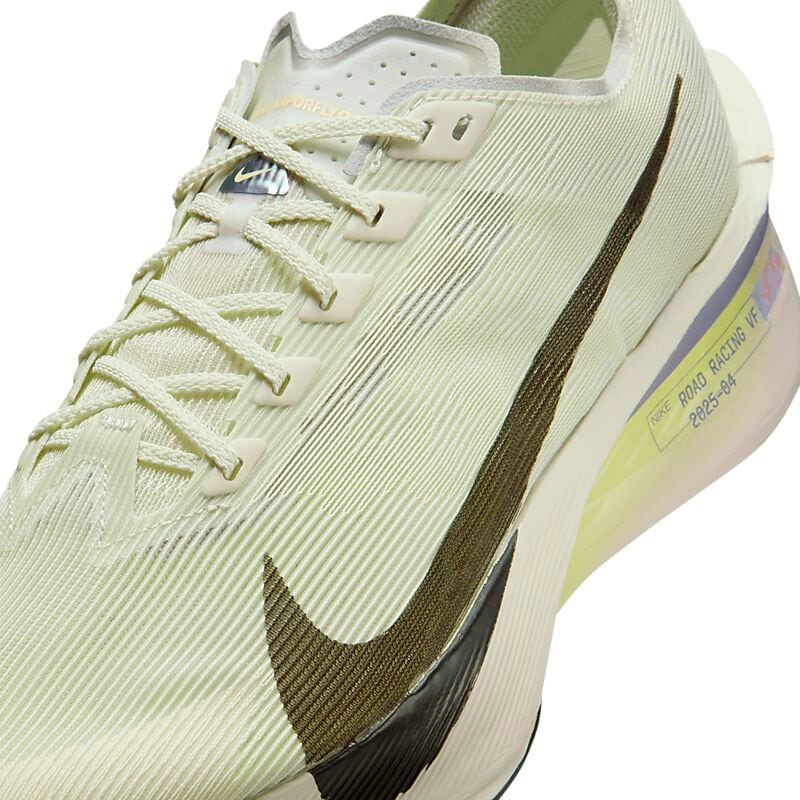 NIKE M ZoomX Vaporfly 4 på