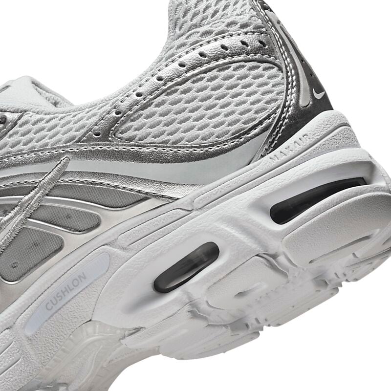 NIKE W Air Max Moto 2k på