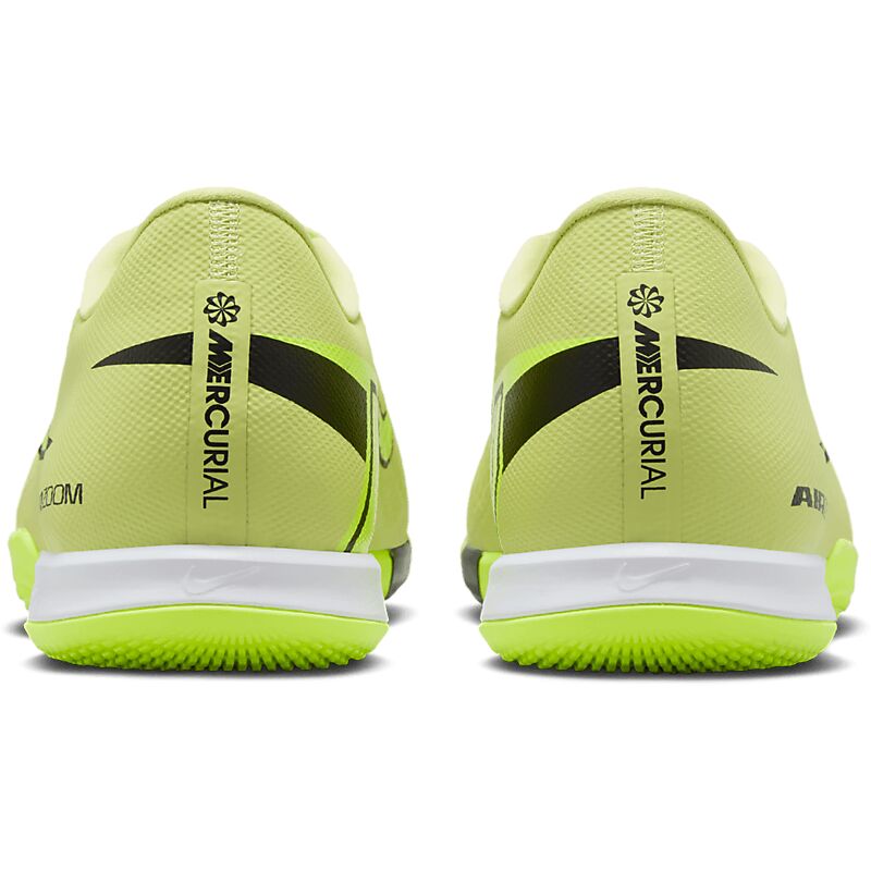 NIKE Zoom Vapor 16 Academy Ic på