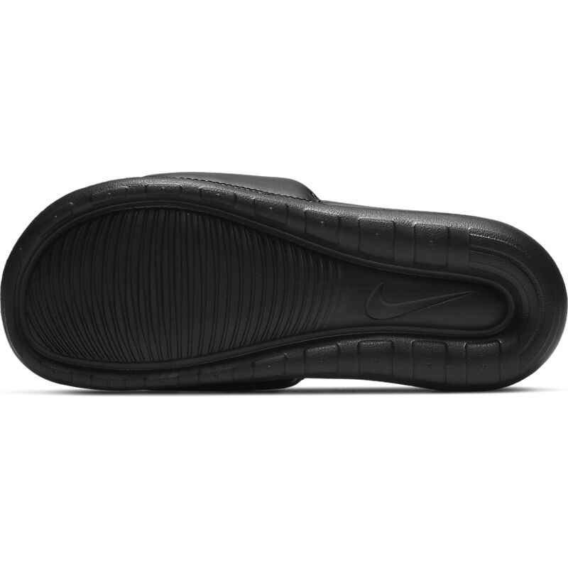 NIKE W Victori One på