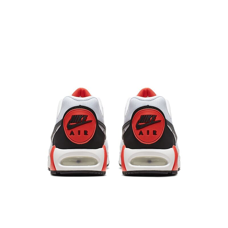 NIKE M Air Max Ivo på