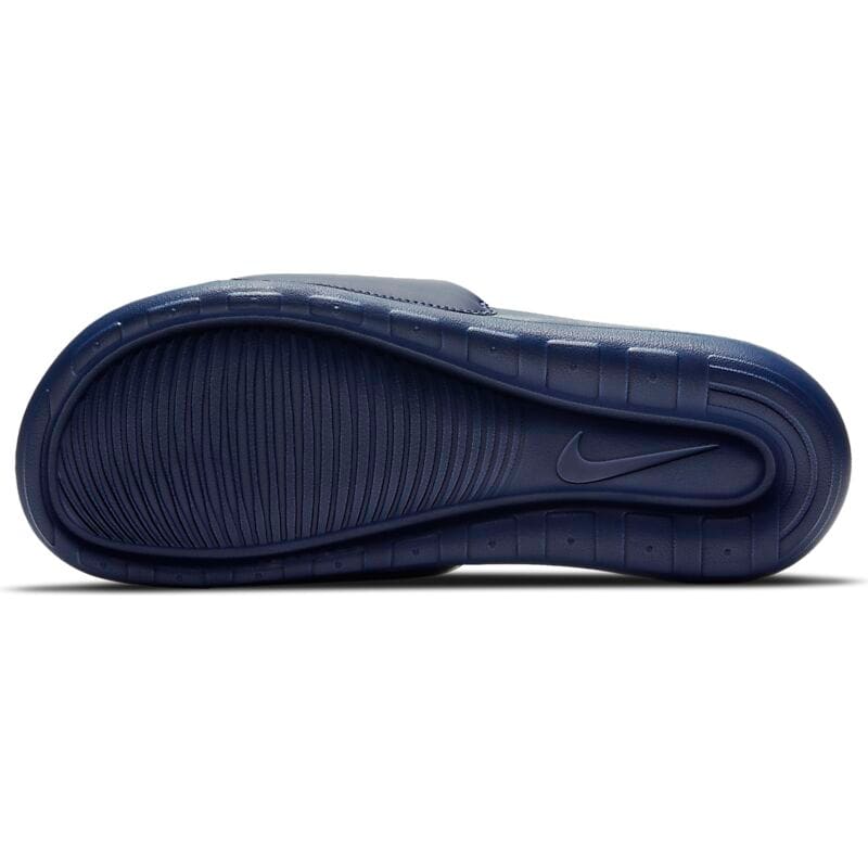 NIKE M Victori One på