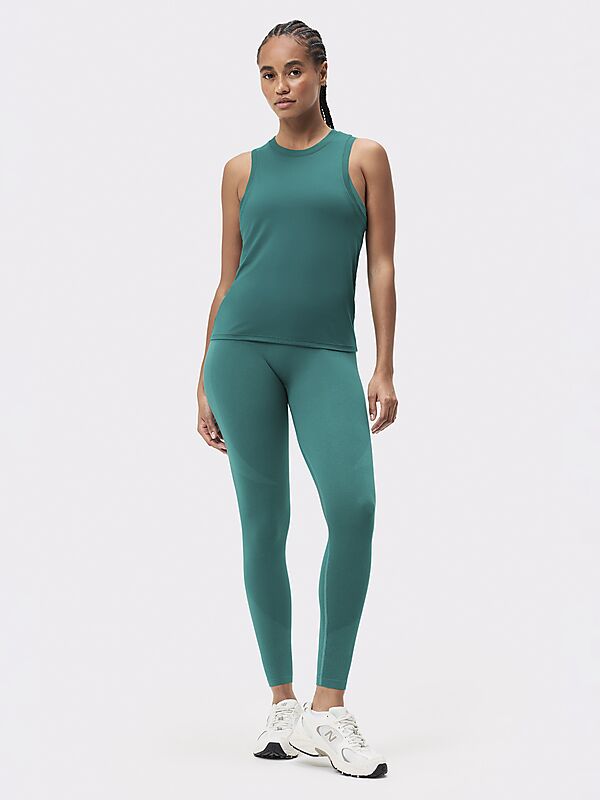 STRONGER Contouring Seamless Leggings på