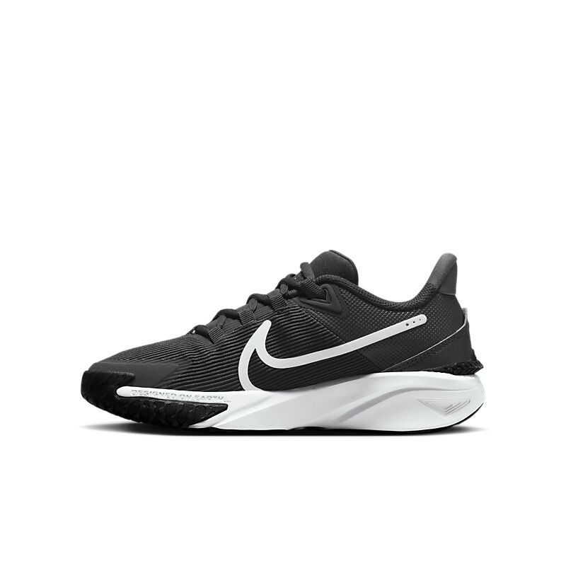 NIKE J Star Runner 4 Gs på