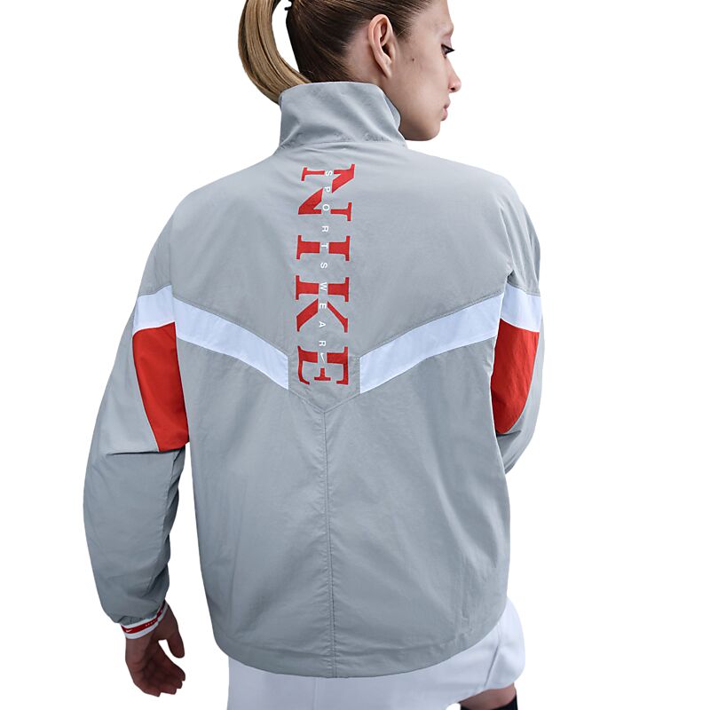 NIKE W Nsw Jkt Wvn Gls på