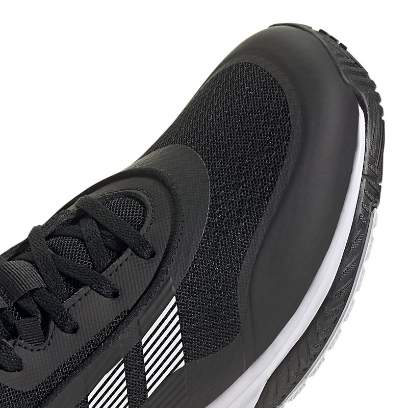 ADIDAS Ownthegame 3.0 på