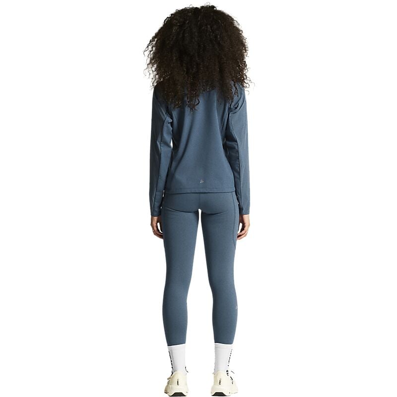 CRAFT W Adv Essence Warm Jkt 2 på