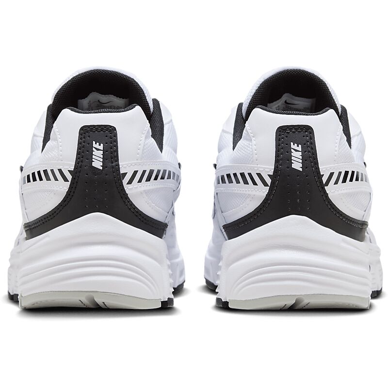 NIKE M Initiator på
