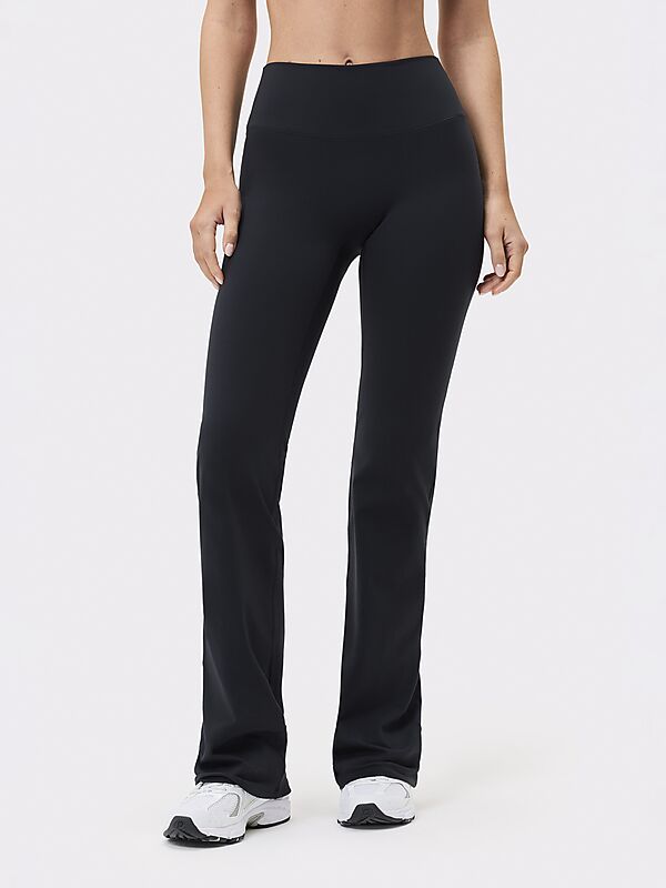 STRONGER W SOFT FLARED LEGGINGS på