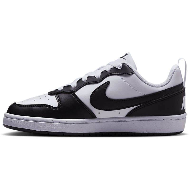NIKE J Court Borough Low Rec Gs på
