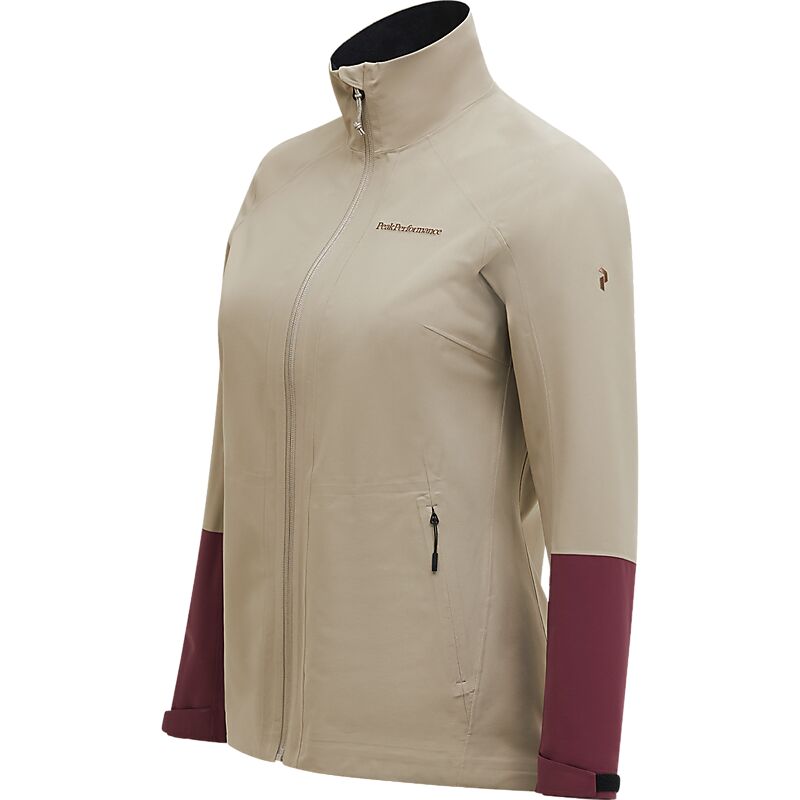 PEAK PERFORMANCE W 2.5L Jacket på