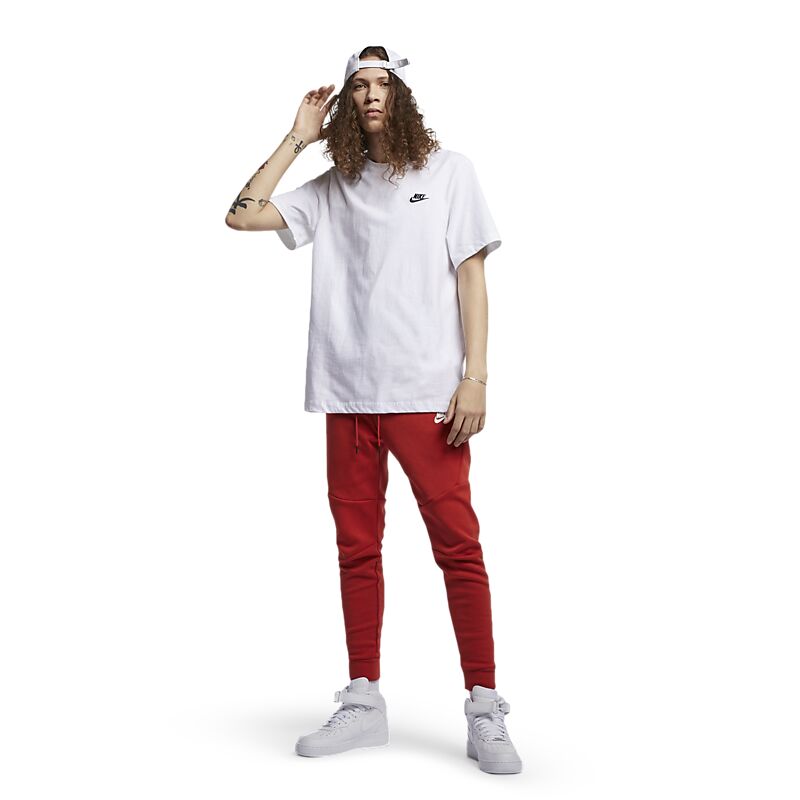 NIKE M Club Tee på